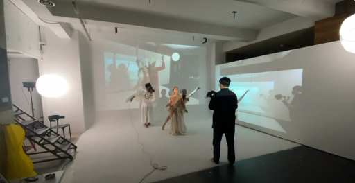 Y는 어느날 갑자기 행성으로 떠났다